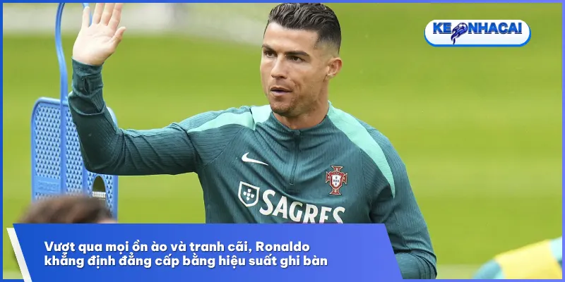 Cristiano Ronaldo (CR7): Hành Trình Tạc Tượng Một Huyền Thoại Vĩnh Cửu 3 Đối mặt với vô vàn sóng gió, Ronaldo luôn biết cách đáp trả bằng bàn thắng và vinh quang